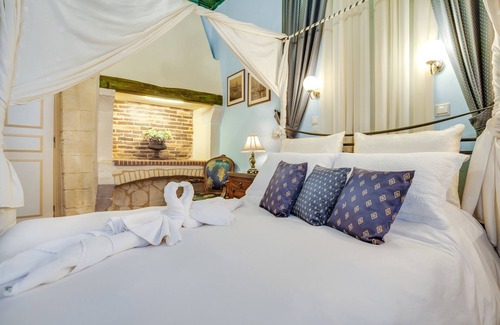 Old Town Hotel | Casa Leone Hotel