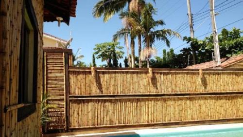 Jardim Santa Tereza House | Casa linda com Piscina e Jogos, pertinho da Praia