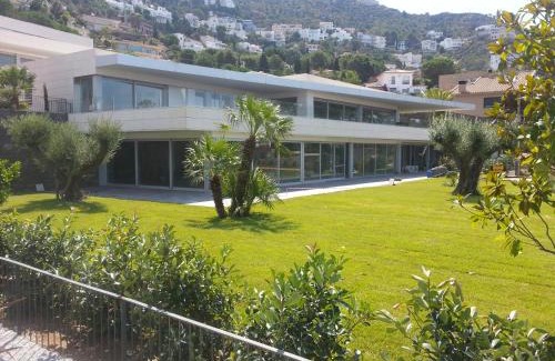 Roses Town Center Villa | Casa Llosa