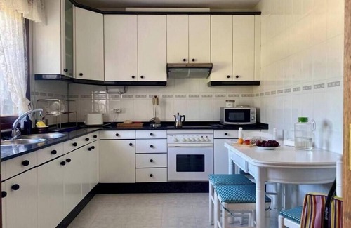 Souto Cottage | Casa Lupe – Country House with Garden & BBQ