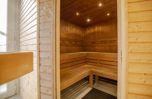 Siofok Aranypart Apartment | Casa Luxury Wellness Apartman By BLTN
