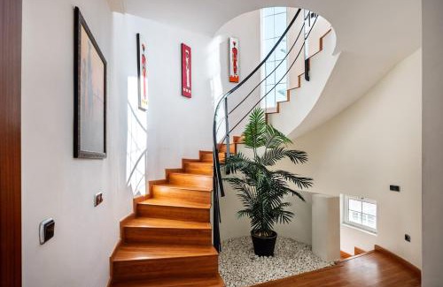 Rincon de la Victoria House | Casa Magnolia 4BR, Pool, BBQ & Sea View