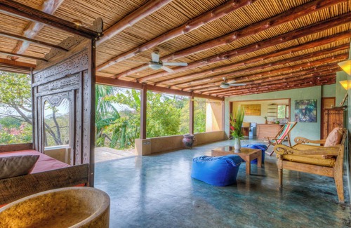 Garza House | Casa Manigordos: Private Tropical Oasis – 5 Min Walk to Playa Guiones, Nosara