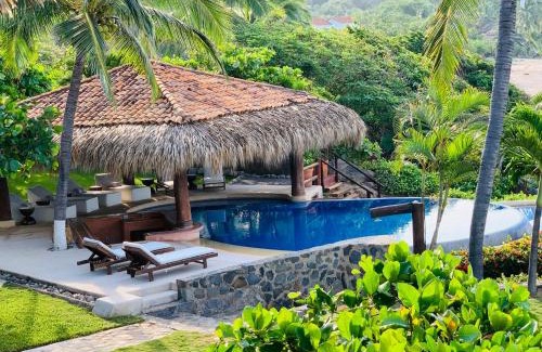 Troncones Bed & Breakfast | Casa Manzanillo - Bay Room - Ocean Front Room at Exceptional Beach Front Location