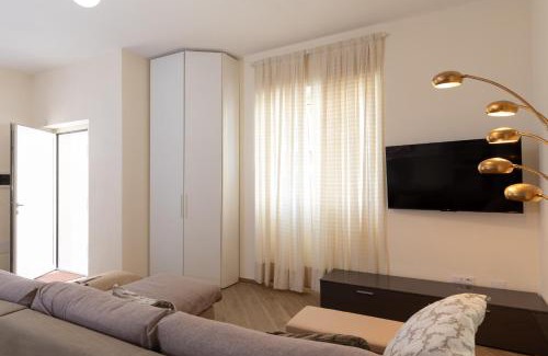 Olbia Apartment | Casa Marina con Patio by Wonderful Italy