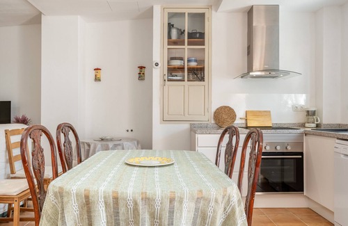 Valderrubio House | Casa Mercedes in the Vega de Granada with private terrace, private garden, and balcony