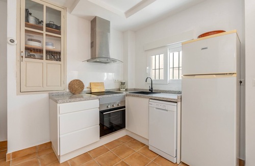 Valderrubio House | Casa Mercedes in the Vega de Granada with private terrace, private garden, and balcony