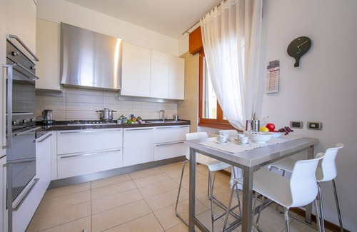 Rivoltella Apartment | Casa Michelangelo, Desenzano Del Garda, Italy