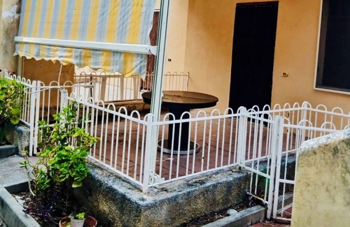 San Lucido Apartment | Casa Miramar - Quiet apartment in the countryside with terrace and sea view