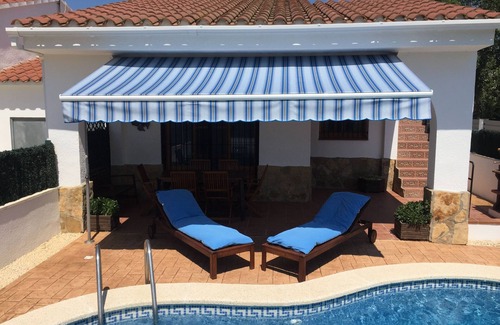 Riumar Ski Chalet | Casa Mireia and Paula Riumar, Costa Dorada, Delta del Ebro. Villa 300m from the beach