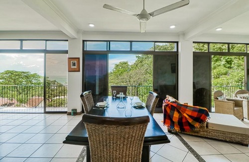 Jaco House | Casa Morada
