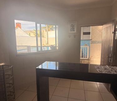 Centro House | Casa na praia de Bertioga com Pscina e Churrasqueira - até 10 Pessoas