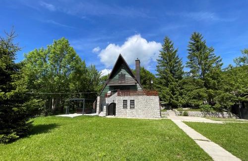 Mrkopalj Ski Chalet | CASA NATURA - charming chalet with hot tub