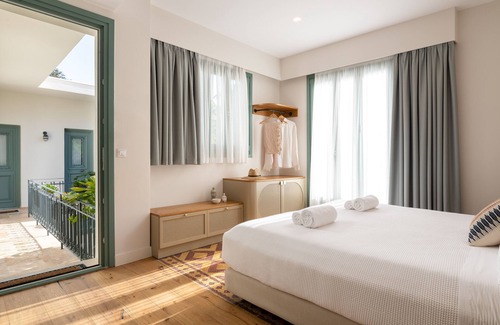 Rhodes Hotel | Casa Natura