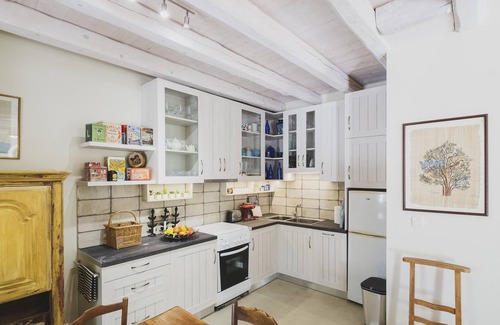 Kontomari Villa | Casa Olea - A Venetian era Home with Courtyard
