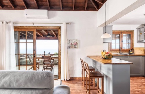 Las Manchas Ski Chalet | Casa Pedrito by Huskalia