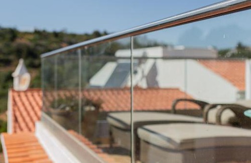 Salema Apartment | Casa Pedro in Salema - Oceanview & beach