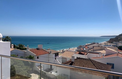 Salema Apartment | Casa Pedro in Salema - Oceanview & beach
