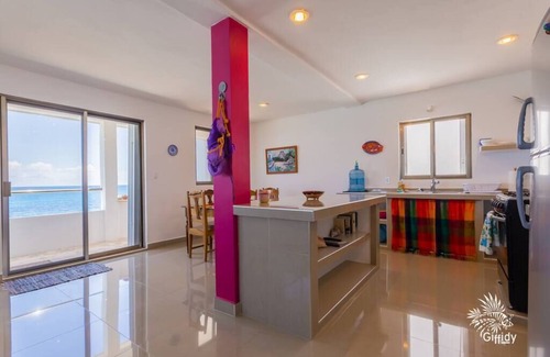 Colonia Meteorologico Apartment | Casa Perla Suite 2 : Caribbean Oceanfront 2 Bdrm w/rooftop dipping pool