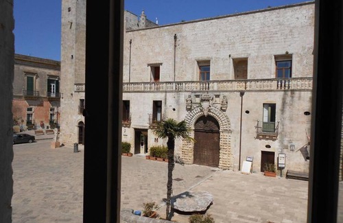 Specchia Historic Centre Apartment | casa piazza del popolo