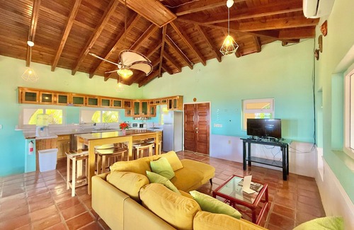 Roatan House | ⁠Casa Promesa @ Second Bight Area