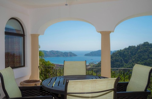 Jaco Villa | Casa Puesta del Sol in Herradura