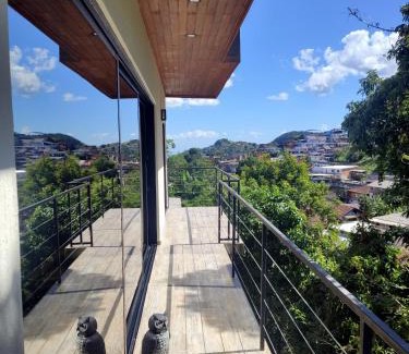 Quitandinha House | Casa Recanto da Neblina