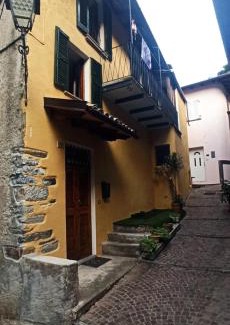 Dongo House | Casa Regina