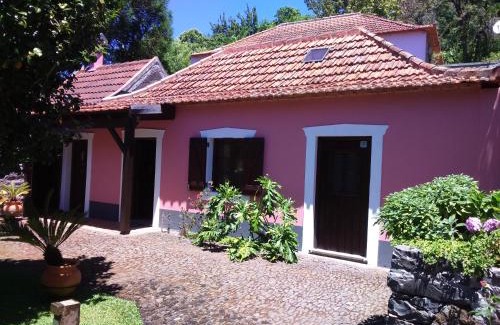 Camacha House | Casa Rosa