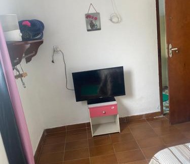 Campo Alegre Apartment | Casa roxa