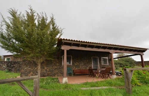El Pinar de El Hierro Cottage | Casa rural con chimenea, barbacoa,WiFi gratuita