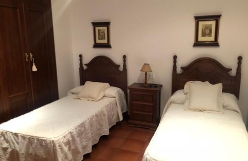 Torre de Miguel Sesmero House | Casa Rural El Valle