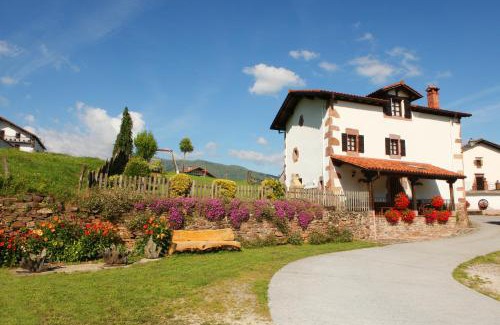 Zuaztoi de Azpilkueta House | Casa Rural Gananea