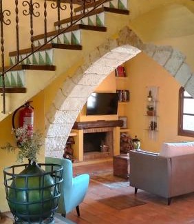 Avinyonet del Penedes House | Casa rural La Torre