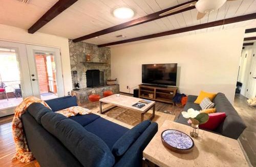 Tanque Verde House | Casa Saguaro - Newly Remodeled, Pool and Mtn Views