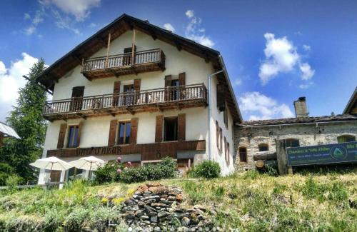 Molines-en-Queyras Bed & Breakfast | CASA-Salon Bocca di Rosa suite pour 6 personnes