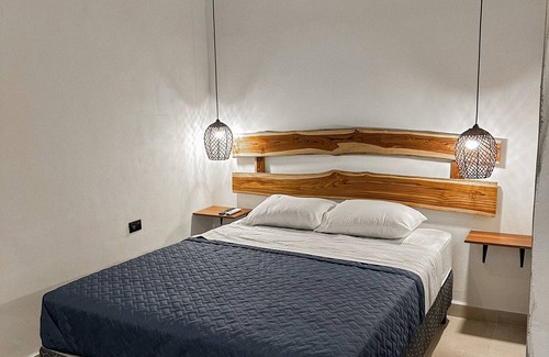 La Libertad Hotel | Casa Santa Emilia @StaysbyMESER Room #2