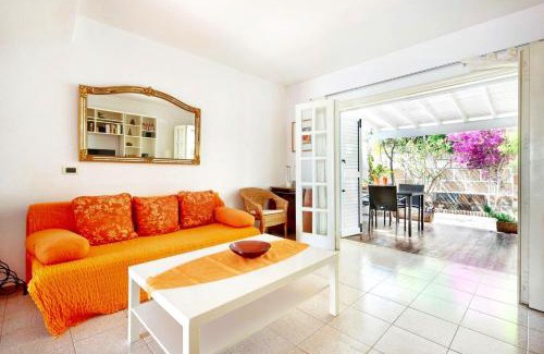 Chayofa Ski Chalet | Casa Sarita - well maintained house in Chayofa with Pool