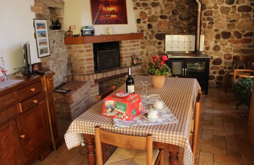 Albisano Apartment | Casa Silvia II near Torri del Benaco