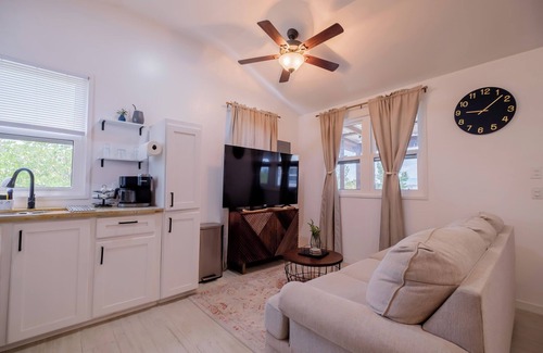 Caye Caulker Apartment | Casa Sirena Belize - Sirena House Caye Caulker, King Size Bed w/Pool!