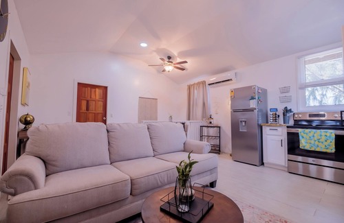 Caye Caulker Apartment | Casa Sirena Belize - Sirena House Caye Caulker, King Size Bed w/Pool!