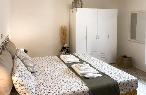 Castellina Marittima House | Casa storica con terrazzo