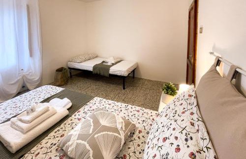 Castellina Marittima House | Casa storica con terrazzo