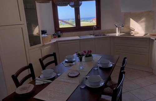 La Ciaccia Apartment | Casa Su Soli Sardu 10 - Blick aufs Meer vom Swimmingpool!