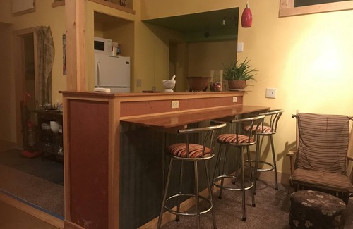 Bisbee House | Casa Taormina: Views! Parking, Only 5 Steps, Bkfst fixings, long stay discounts!