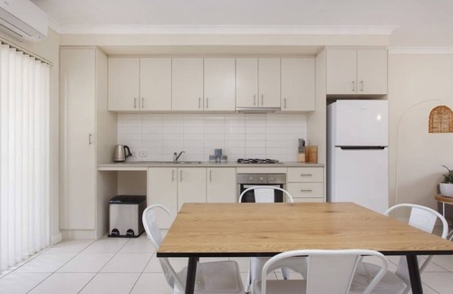 Redcliffe Apartment | Casa Toucan - 2 bedroom apartment close to the airport