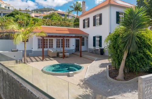Sao Goncalo House | Casa Trollis by Holiday Rental Madeira