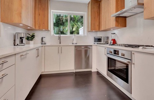 Biscayne Park House | Casa Tropical 4 Bed 2.5 w/Heated Pool Miami & BBQ