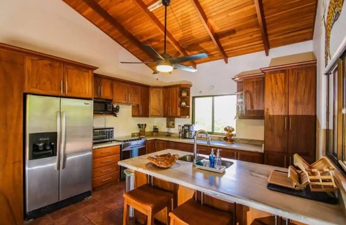 Xihu Villas House | Casa Tropical- Secluded Mountain View Pool House