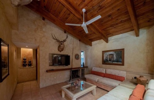 Jiutepec House | Casa Venado, magnánima residencia en Jiutepec, Mor